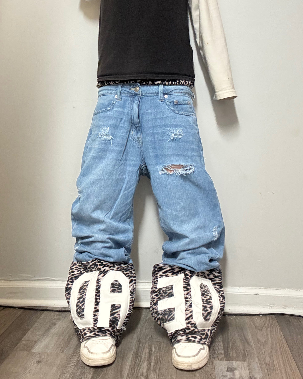 Double Waisted Baggy Cheetah “DEAD” Jeans (31)