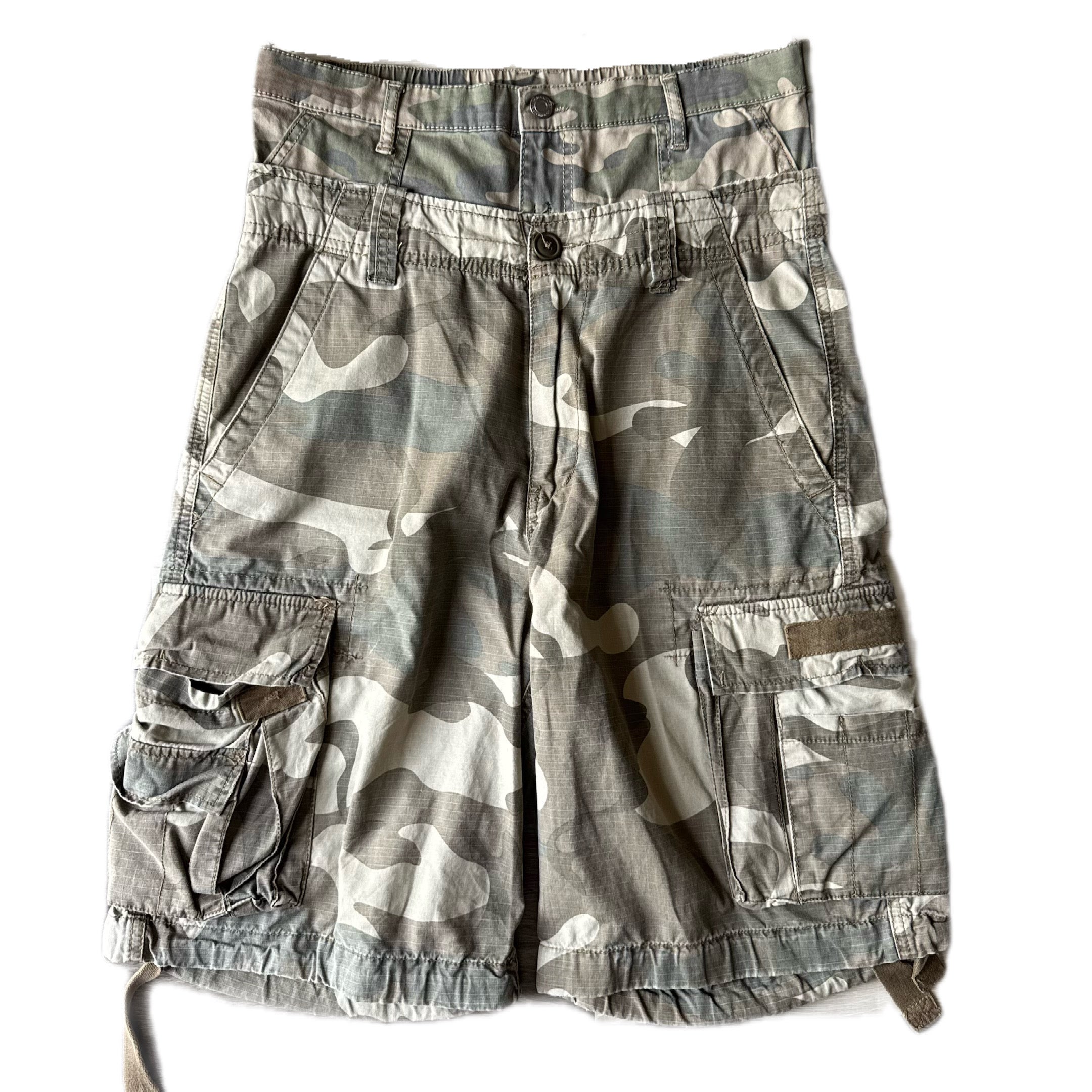 Double Waisted Camo Shorts (32)