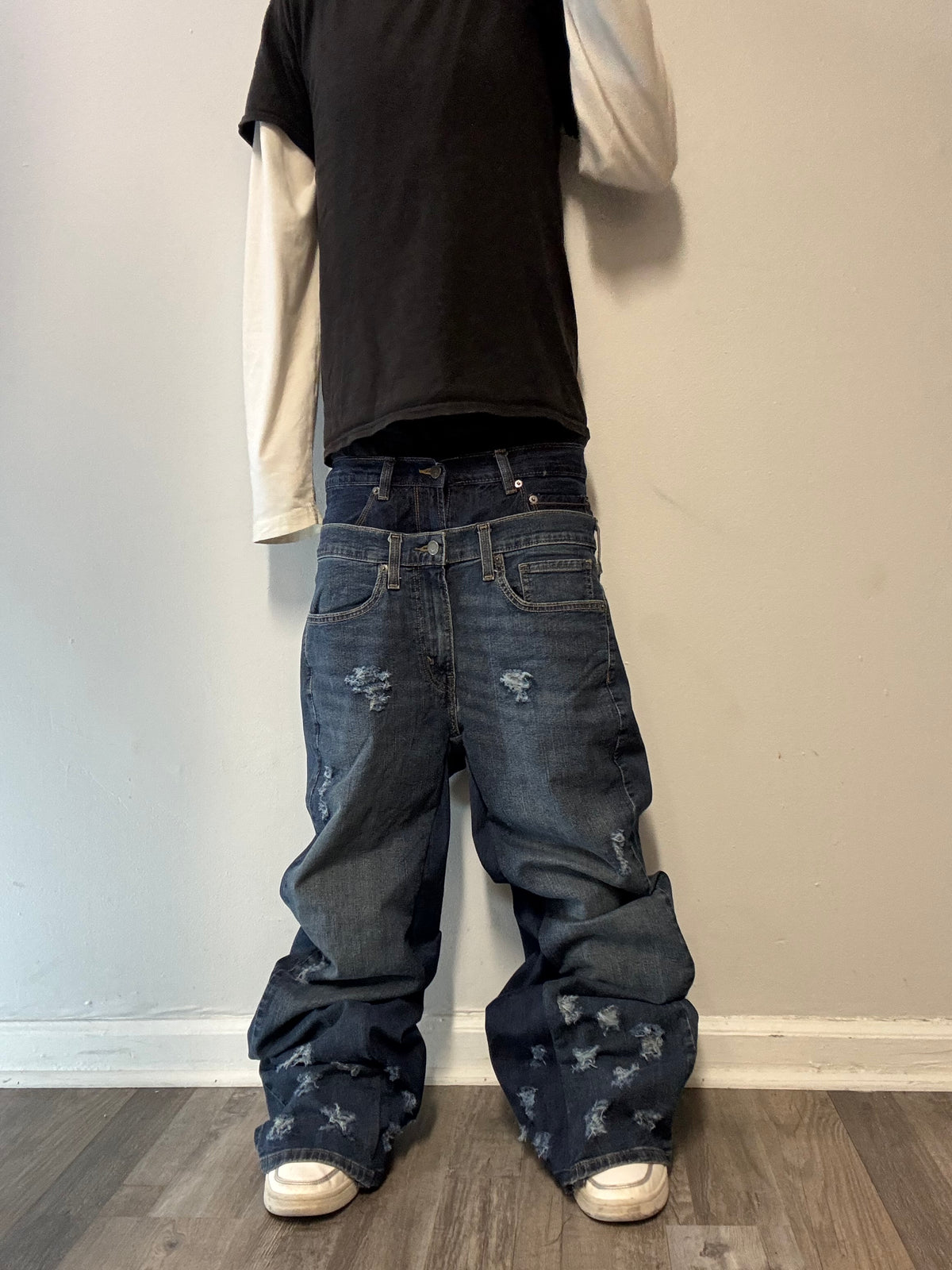 Double Waisted Distressed Baggy Jeans (30)