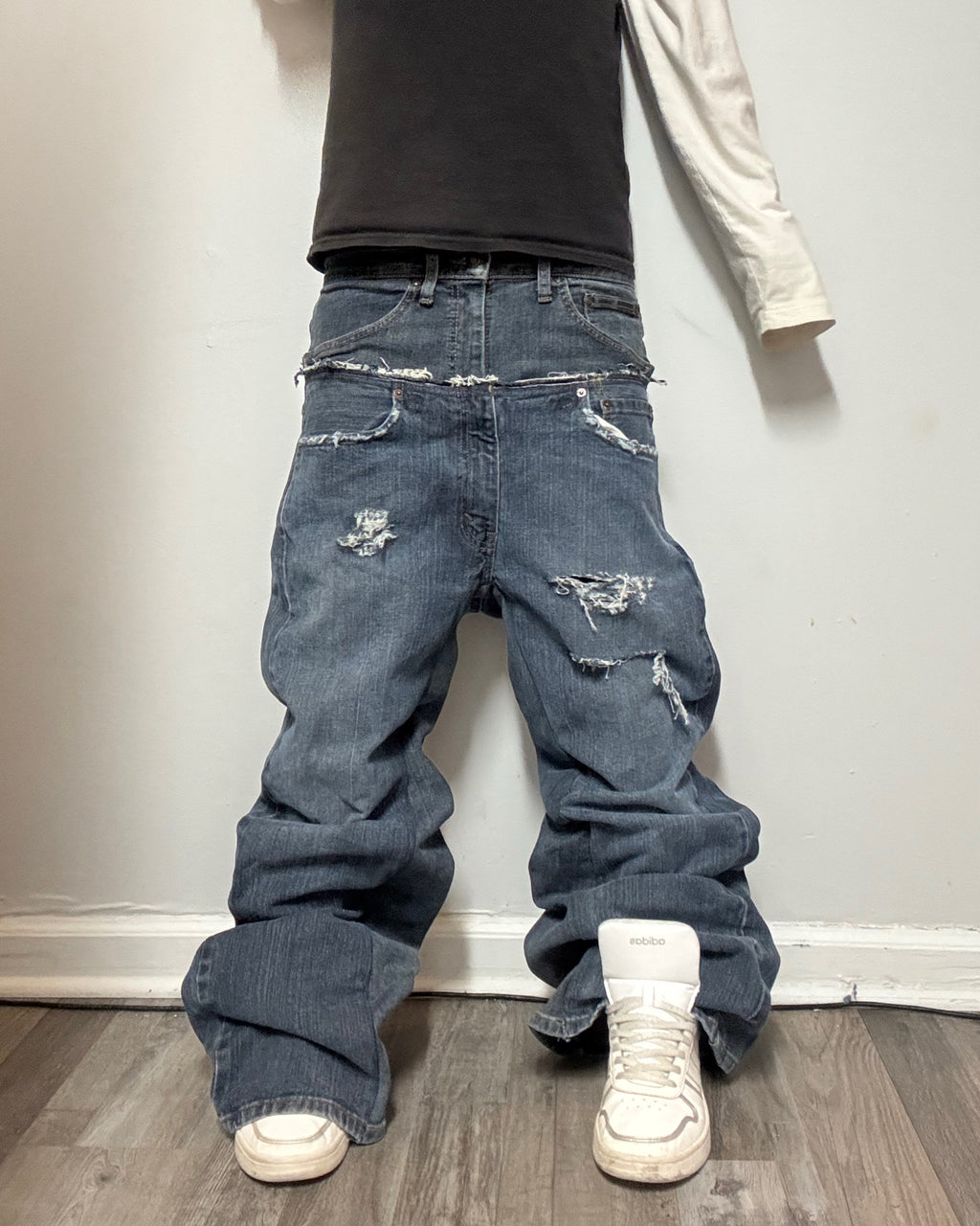 Double Waisted Distressed Baggy Jeans (31)