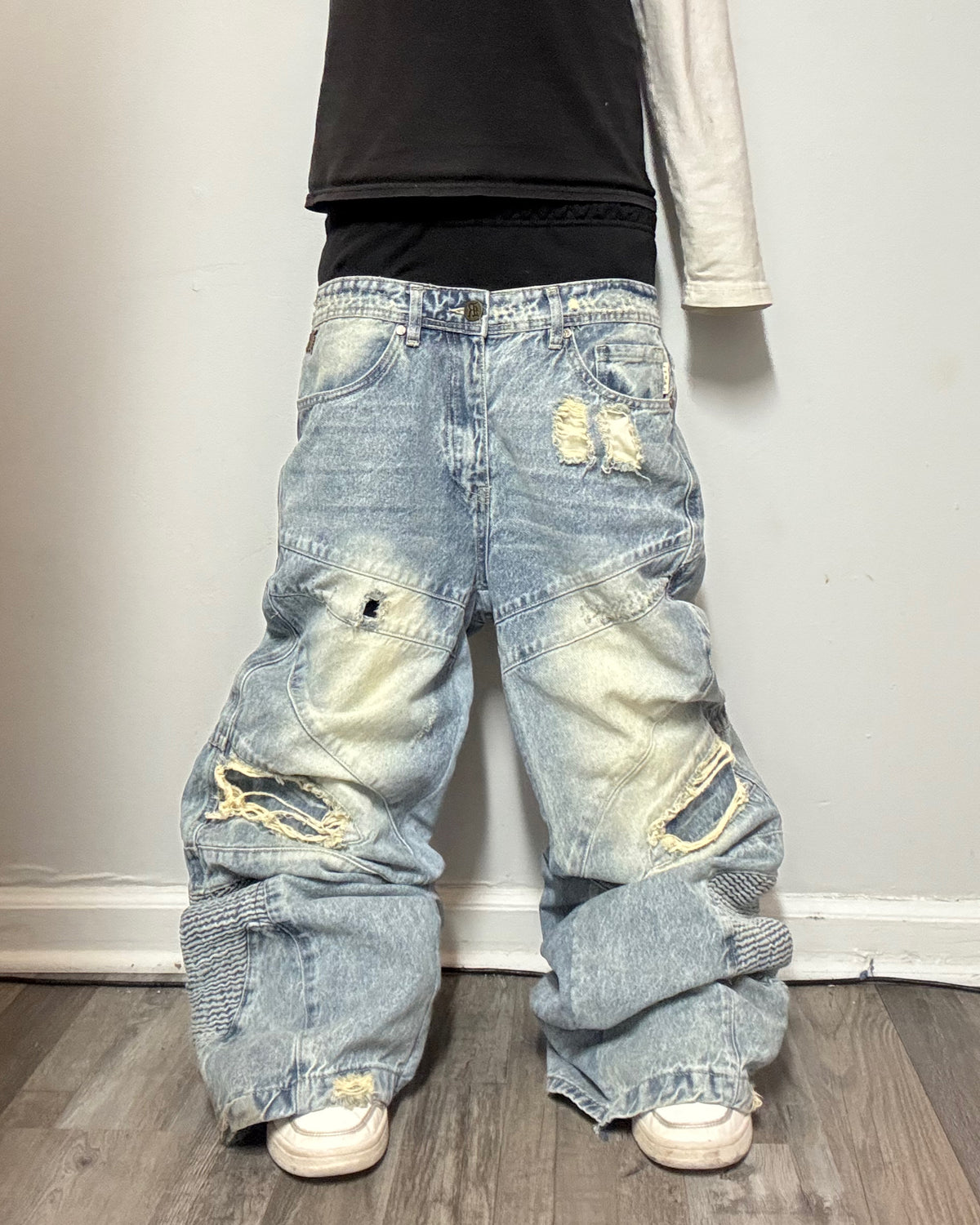 Double Waisted Baggy Light Wash Jeans (30)