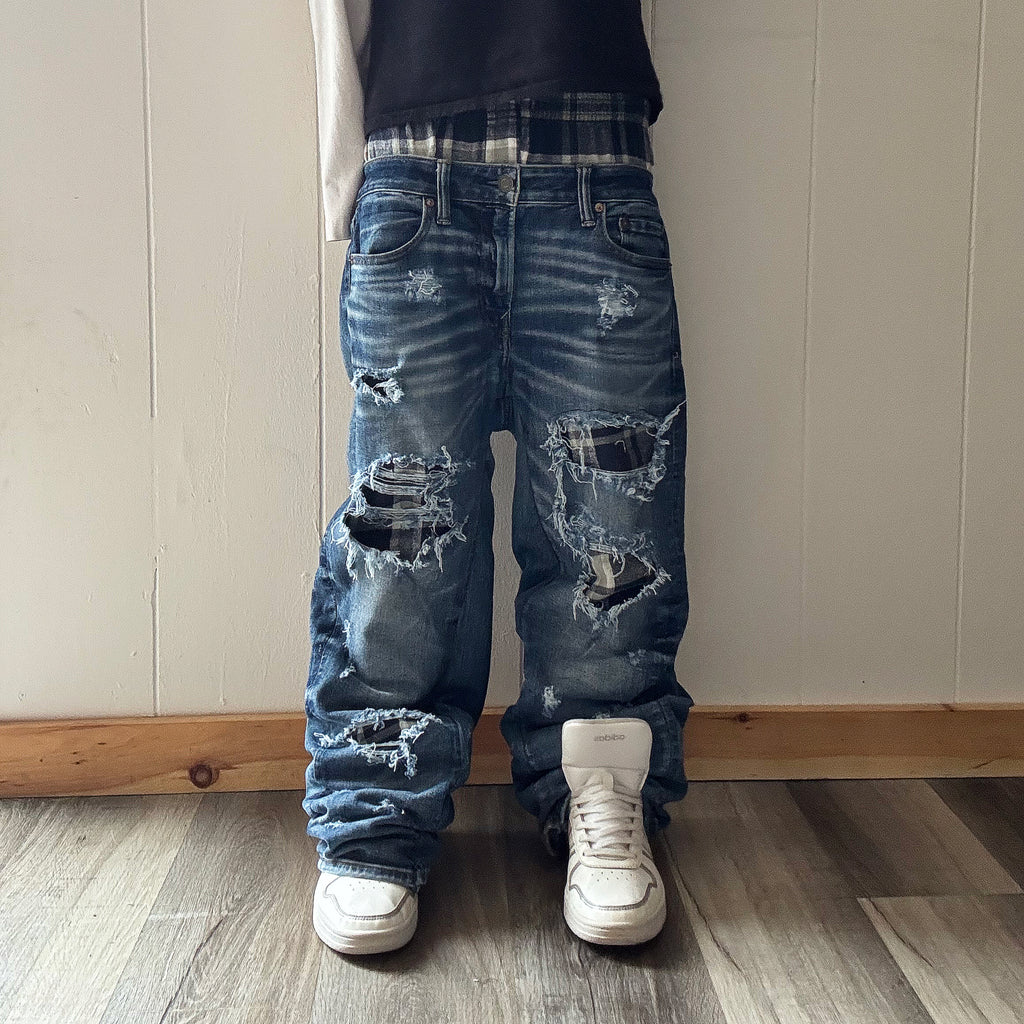 Double Waisted Baggy Plaid Distressed Jeans (30x29)