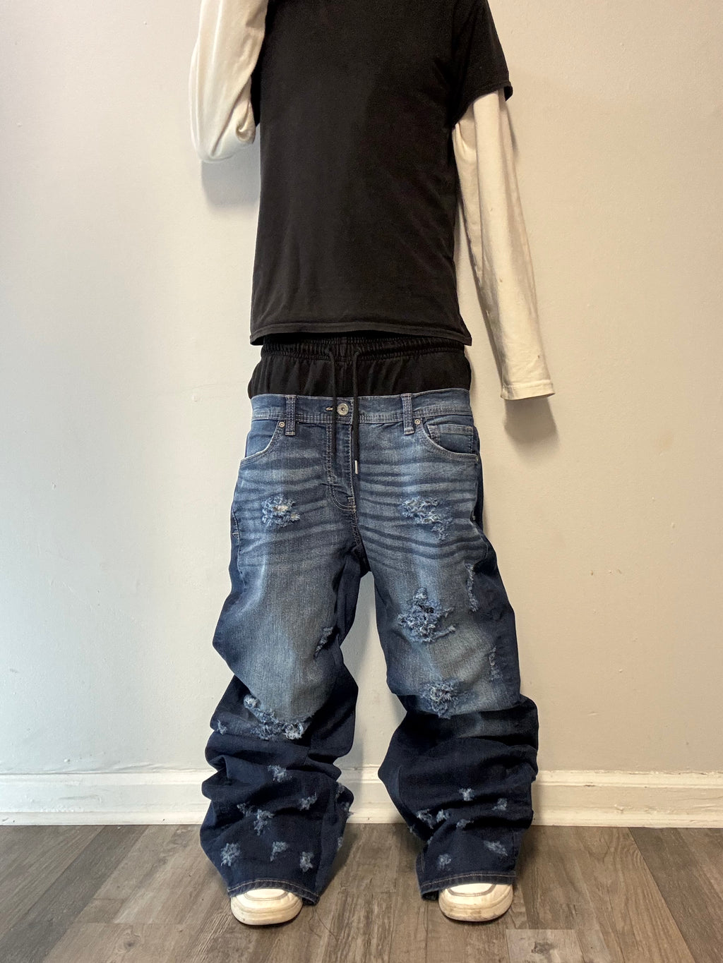 Double Waisted Distressed Baggy Jeans (30)