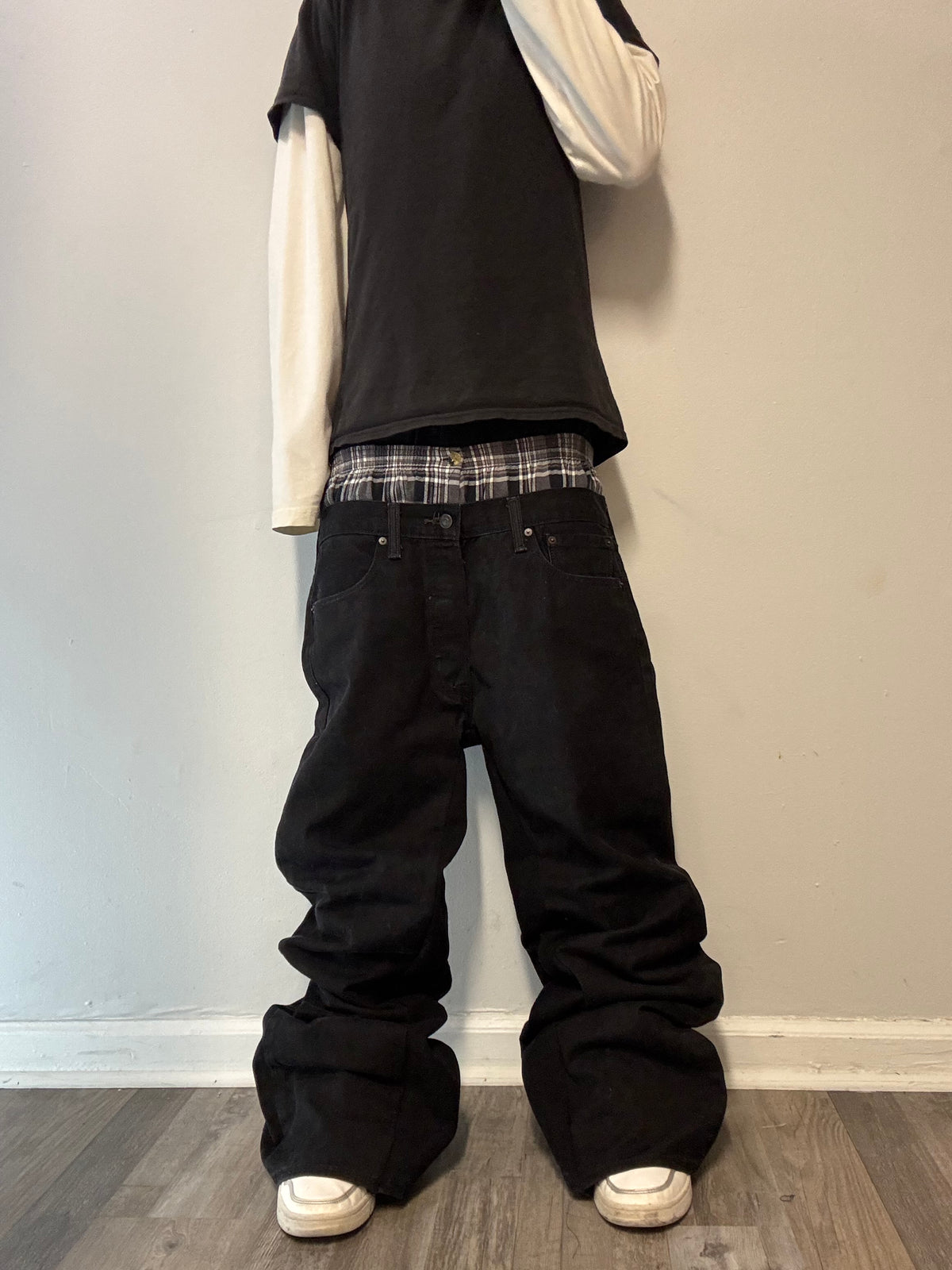 Double Waisted Baggy Plaid Jeans (34)