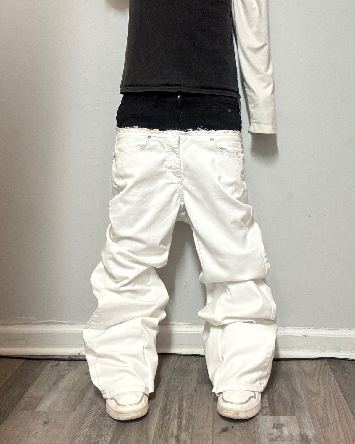 Double Waisted Baggy White and Black Jeans (29)