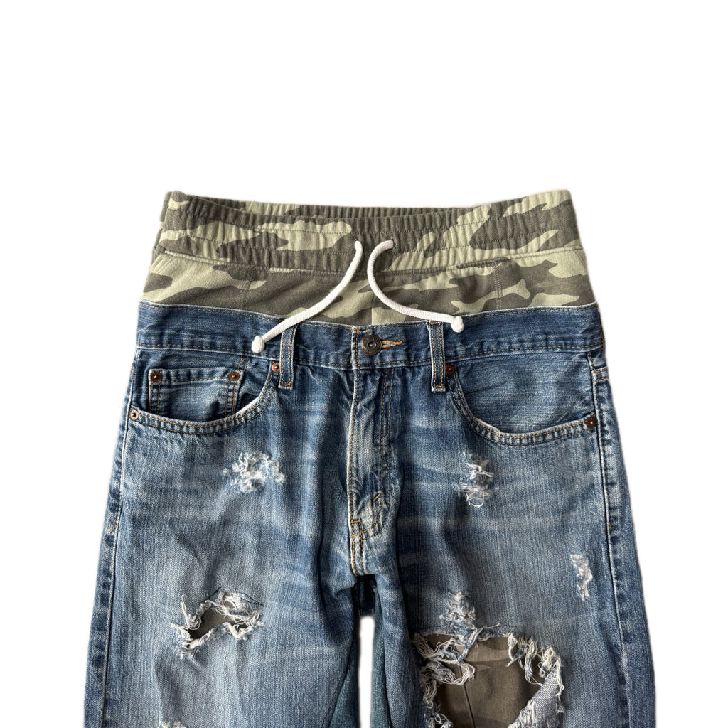 Camo Double Waisted Baggy Distressed Jeans (33x30)