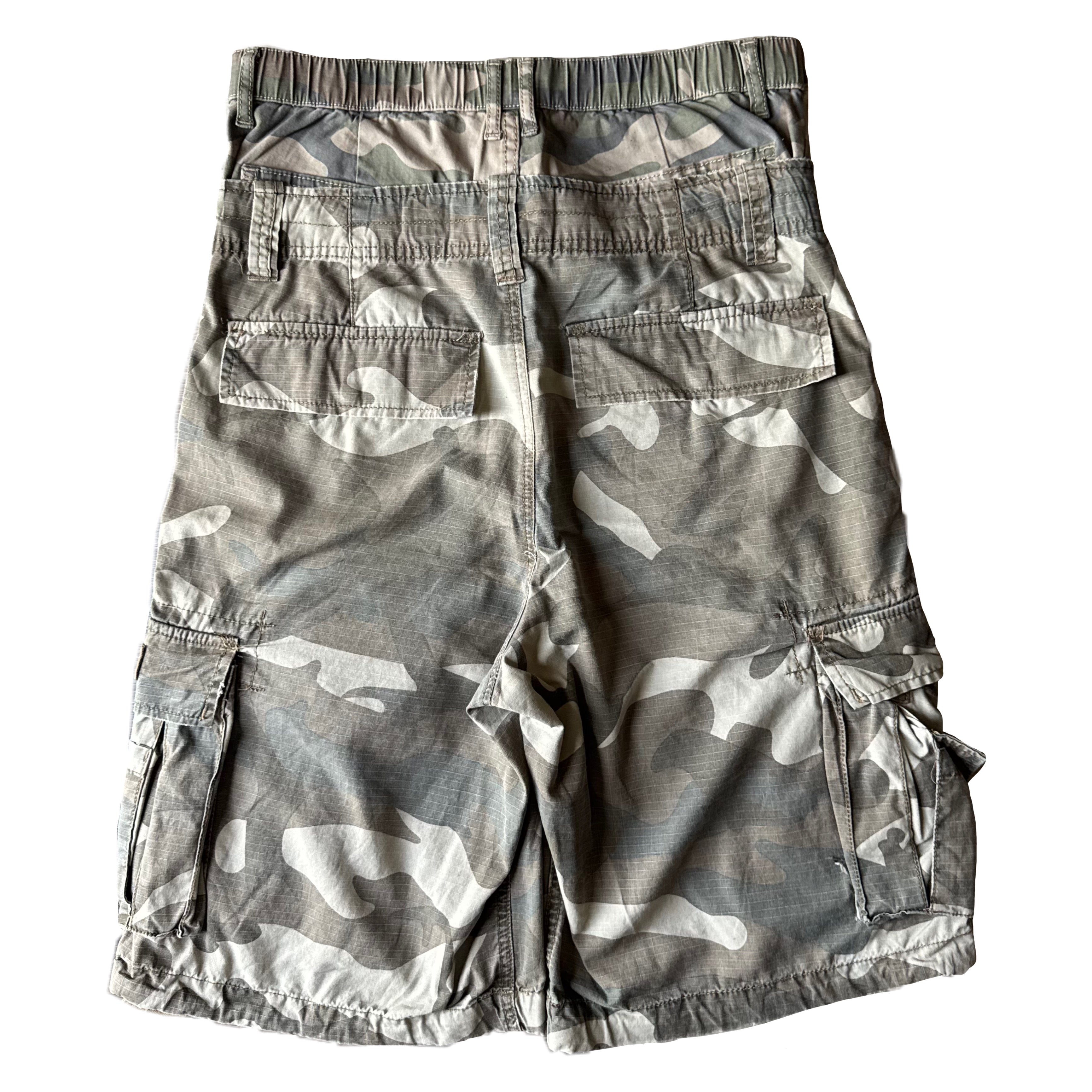 Double Waisted Camo Shorts (32)
